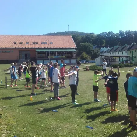Turistická Ubytovňa Penzion Divín