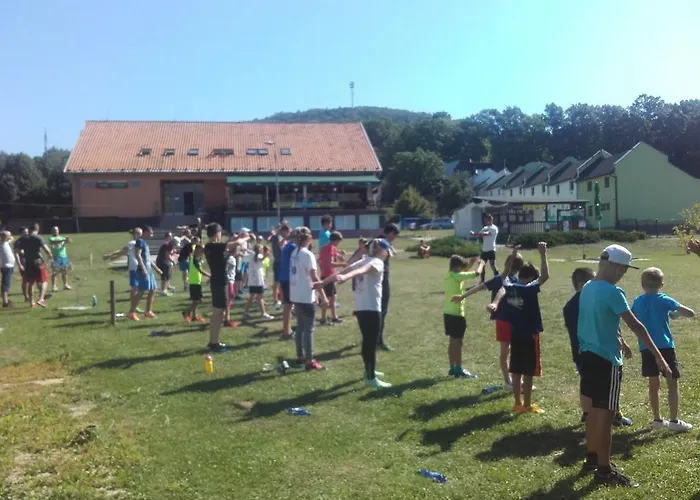 Turisticka Πανσιόν Divín