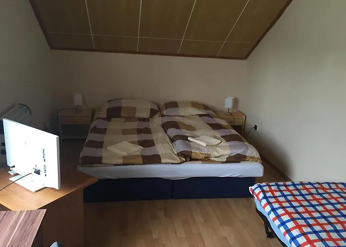 Turisticka Πανσιόν Divín