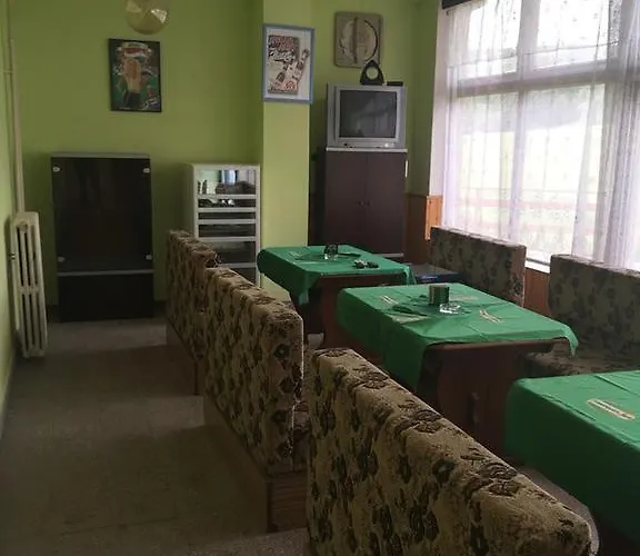 Turisticka Πανσιόν